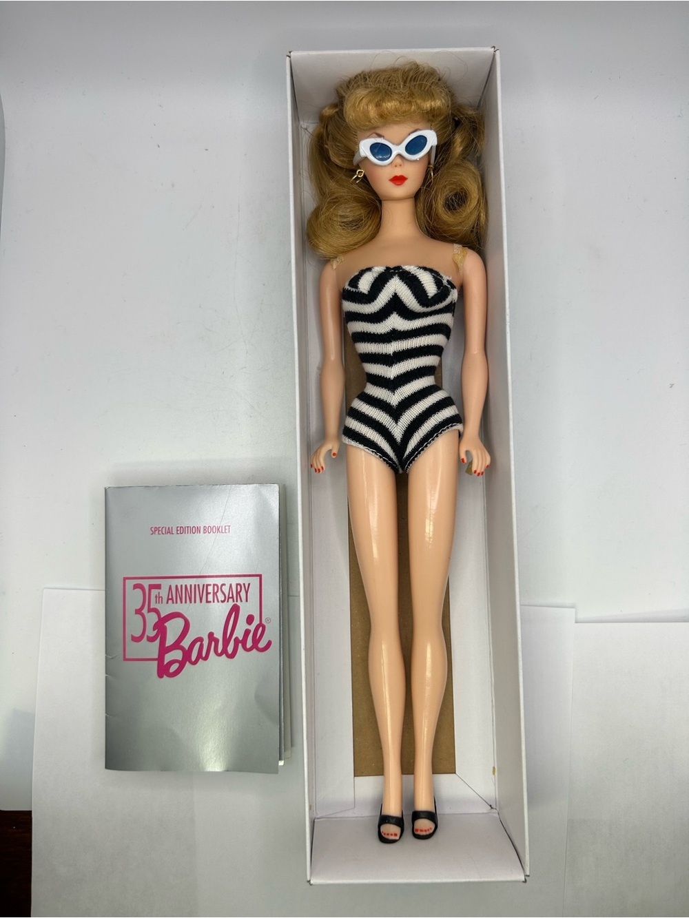 Barbie 35th Anniversary Doll Blonde 1959 Reproduction w Box #850 Vintage 1993